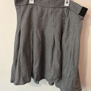 Torrid Black & White Houndstooth A-Line Skirt Size 1 NWT